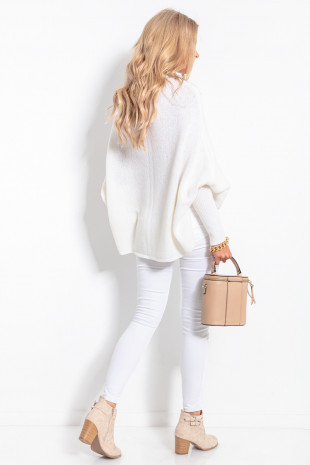 Woolen sweater with a loose fit F1053 ecru