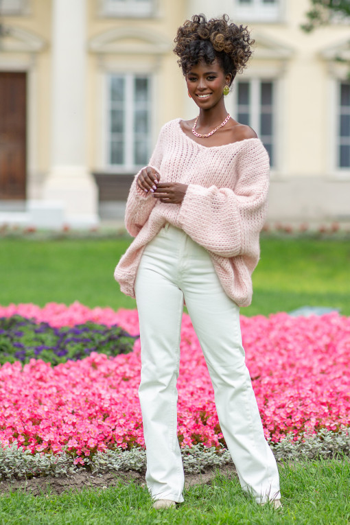 Loose sweater with a neckline F1256 pinkpowder