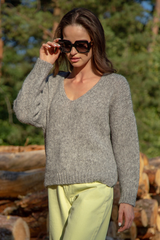 Classic sweater made from undyed alpaca wool and Maco cotton F1740 grey