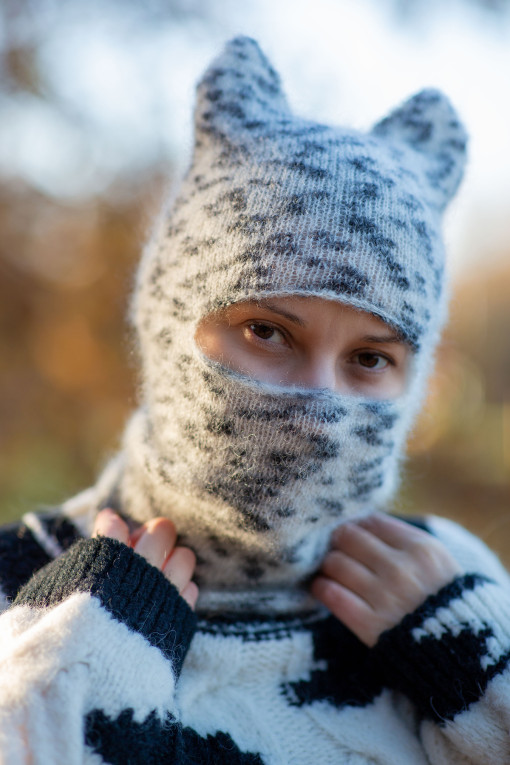 The balaclava with cat design style F1792 ecru